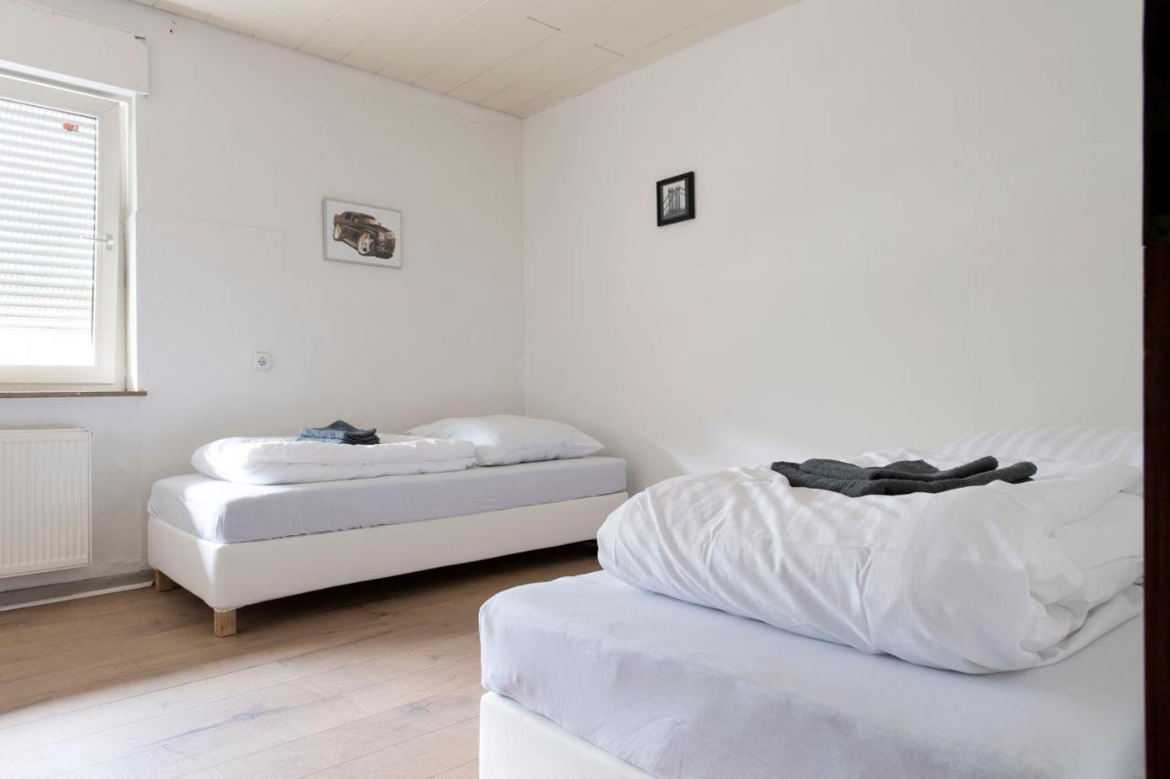 Workers Home- Central - 8 Single Box Spring Beds - Near Enschede Ґронау Екстер'єр фото